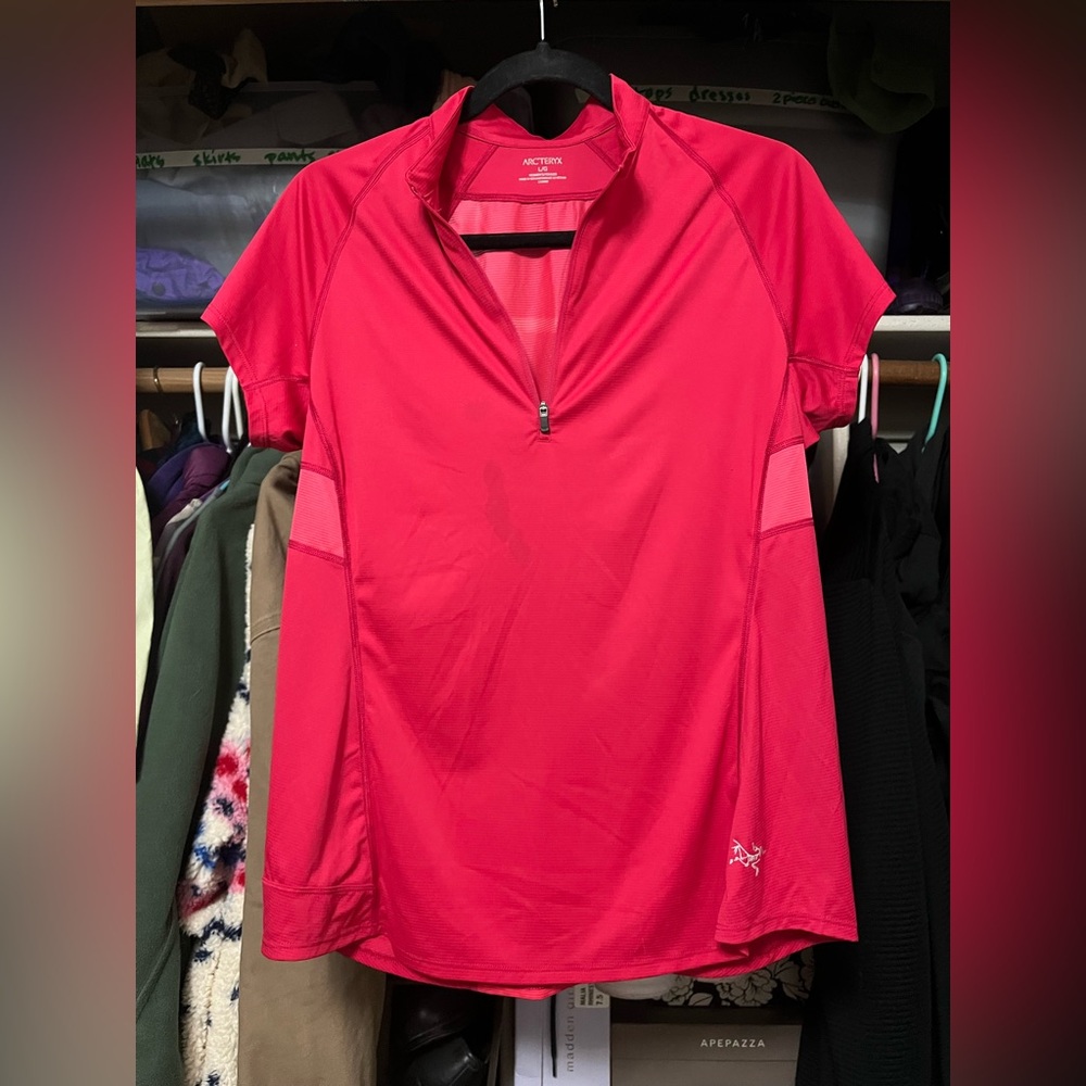 ARC’TERYK women’s cap sleeve 1/4 zip lightweight shirt. size L EUC